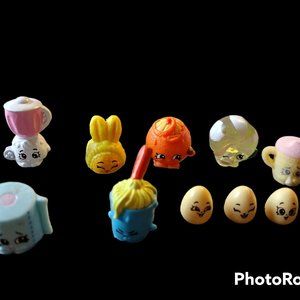 8 Assorted Shopkin Figures